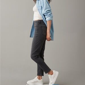 AEO Curvy Mom Jean 8S